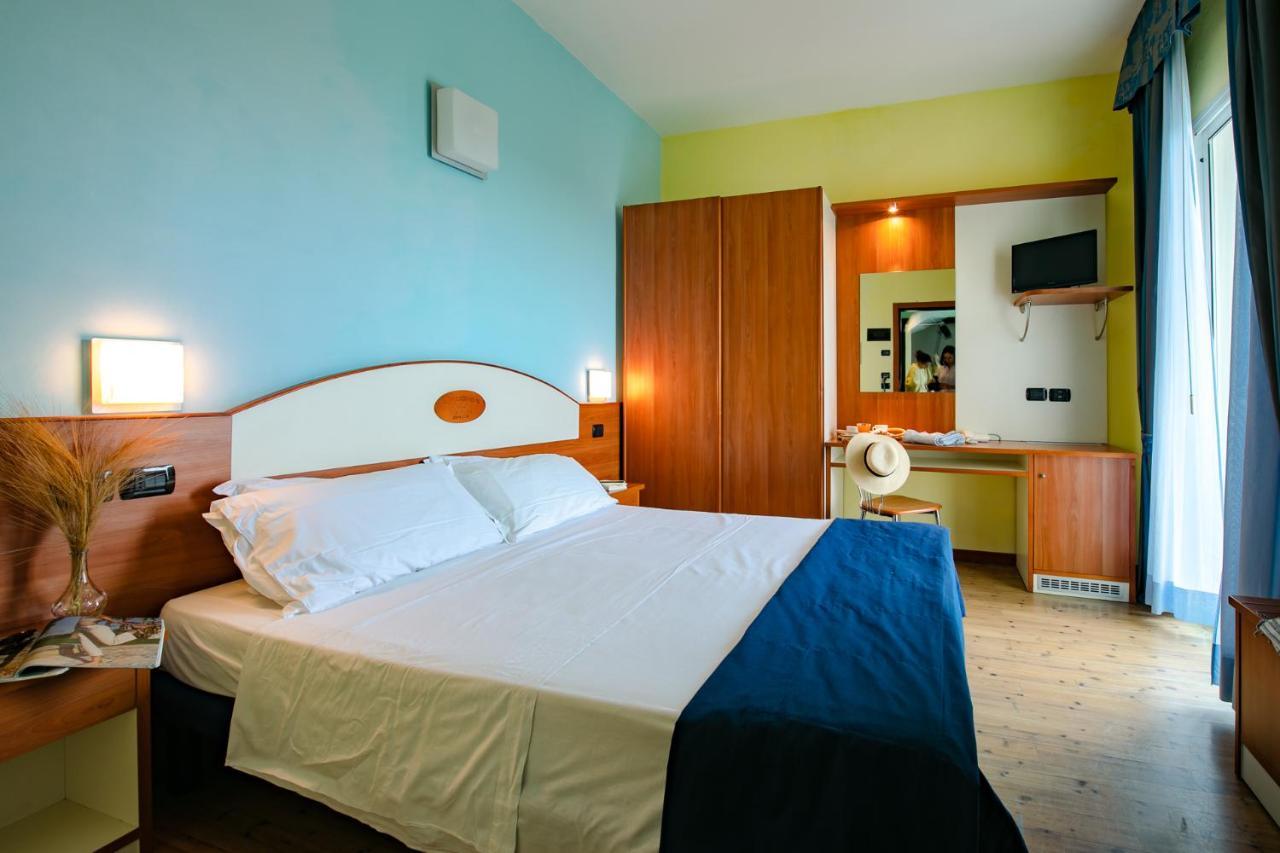New Bristol Sport Hotel Cesena Bagian luar foto