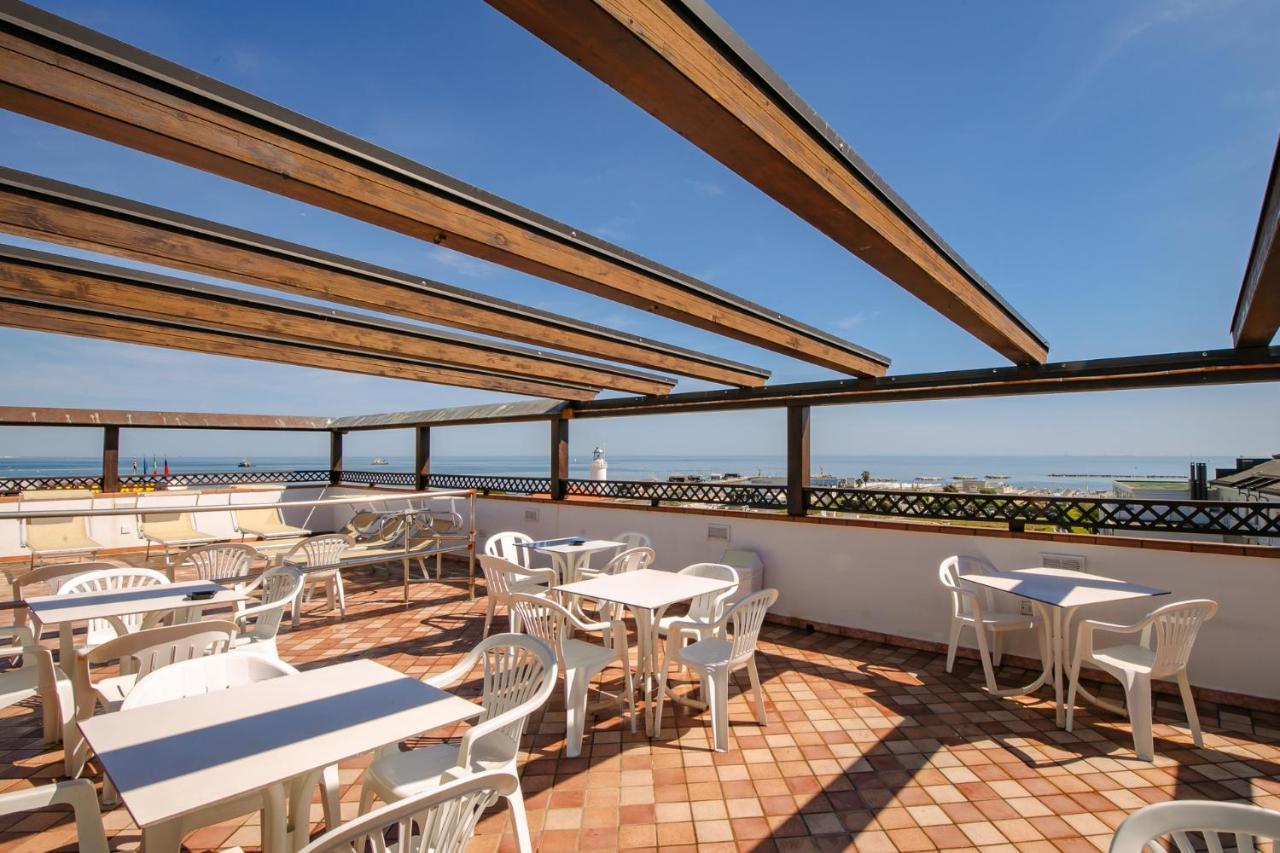 New Bristol Sport Hotel Cesena Bagian luar foto