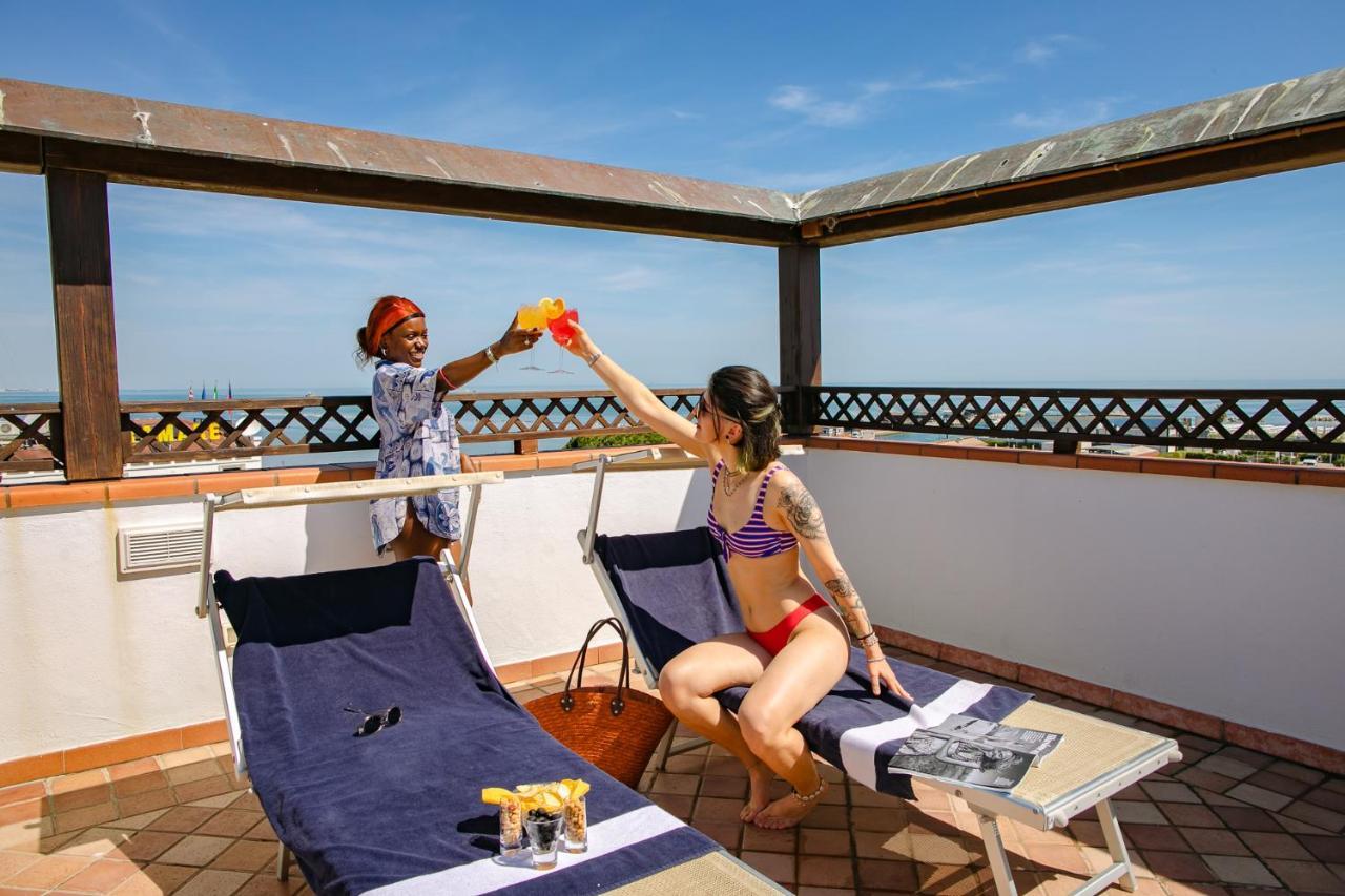 New Bristol Sport Hotel Cesena Bagian luar foto