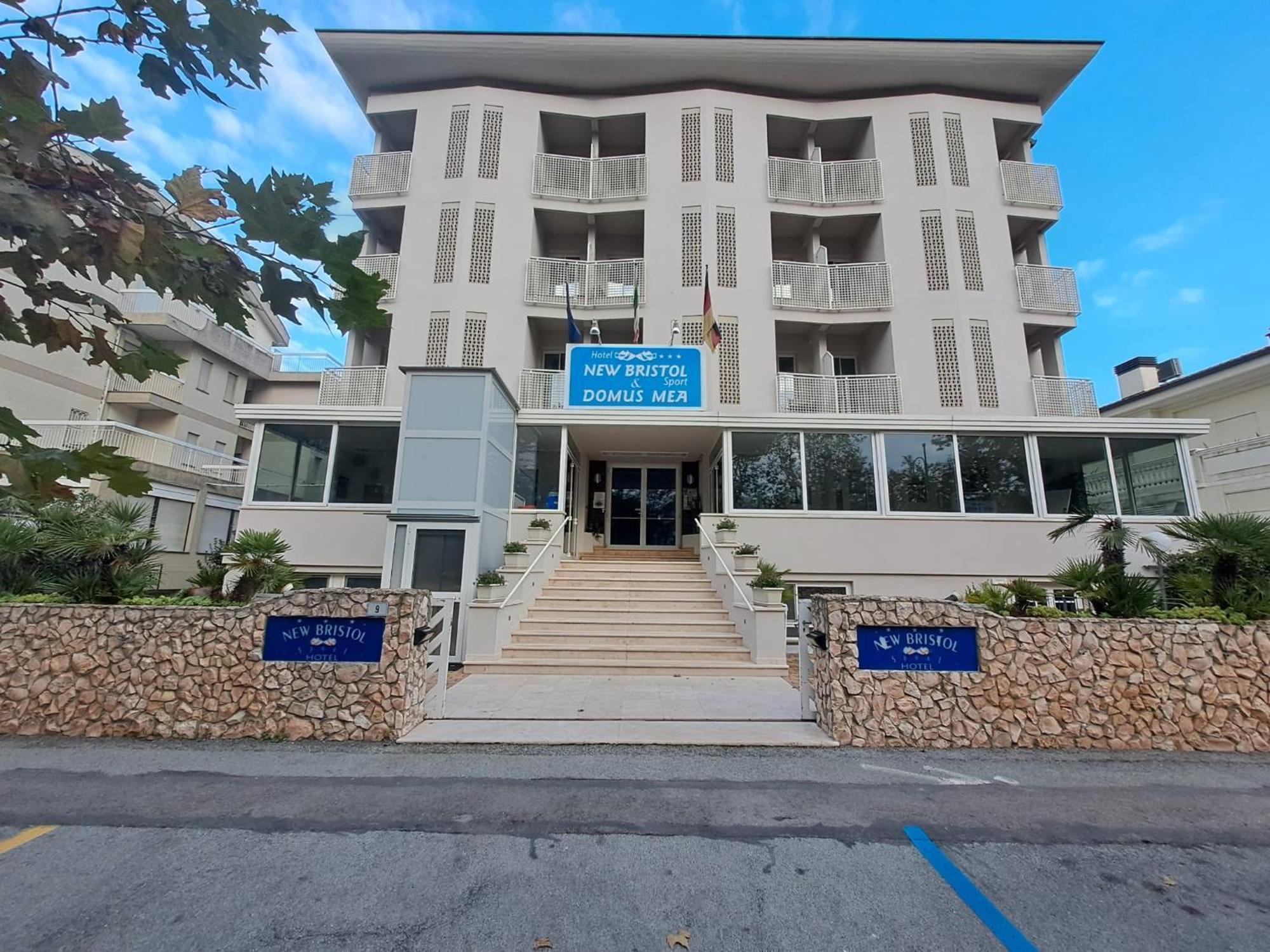 New Bristol Sport Hotel Cesena Bagian luar foto